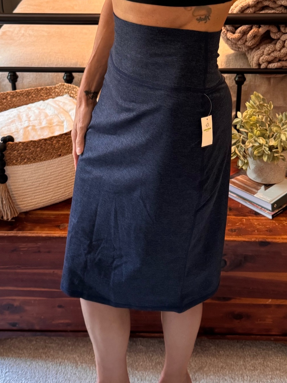 High-Rise Navy Pencil Skirt — Sleek Knee-Length Style